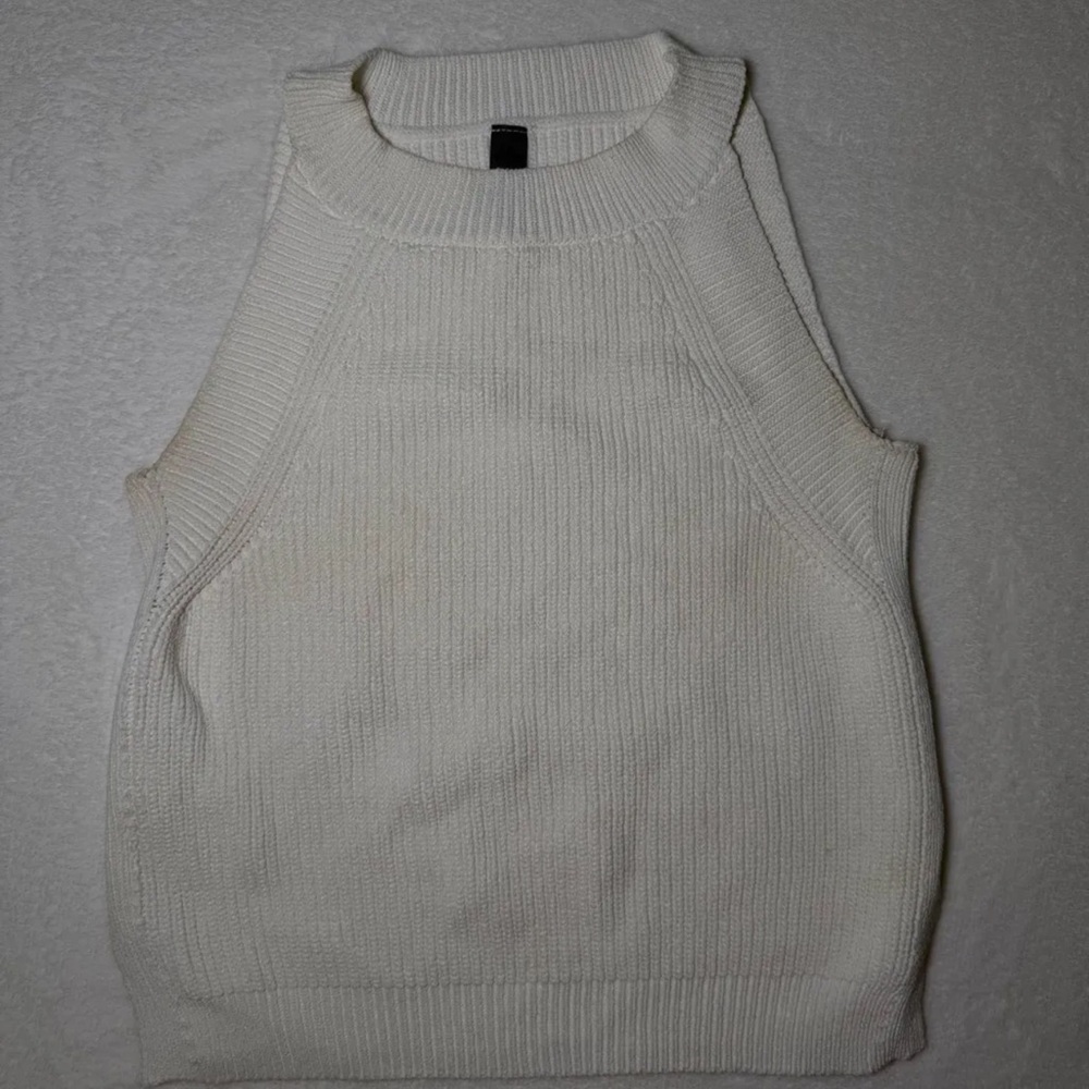 Alya Cream Sleeveless Sweater